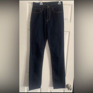 Levi’s 724 HIGH-RISE STRAIGHT